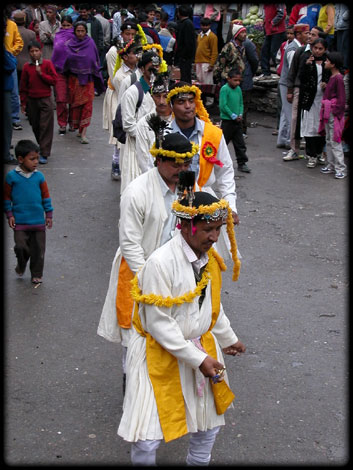 Dancers-in-Vashist